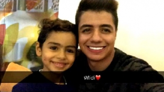 بالفيديو: شاهد إيهاب أمير يلعب مع أخيه إياد
