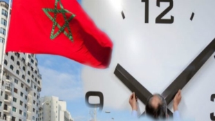 المغاربة تلفو بعد إزالة الساعة الإضافية اليوم الأحد