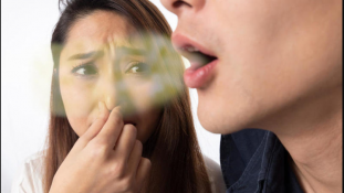 رائحة الفم الكريهة يمكن أن تكون مؤشرا على مرض خطير