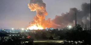 لحظة قصف الطيران الروسي مستودع ذخيرة في أوكرانيا